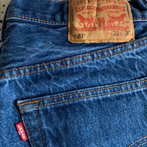 Levi shorts - Picture 3 of 5